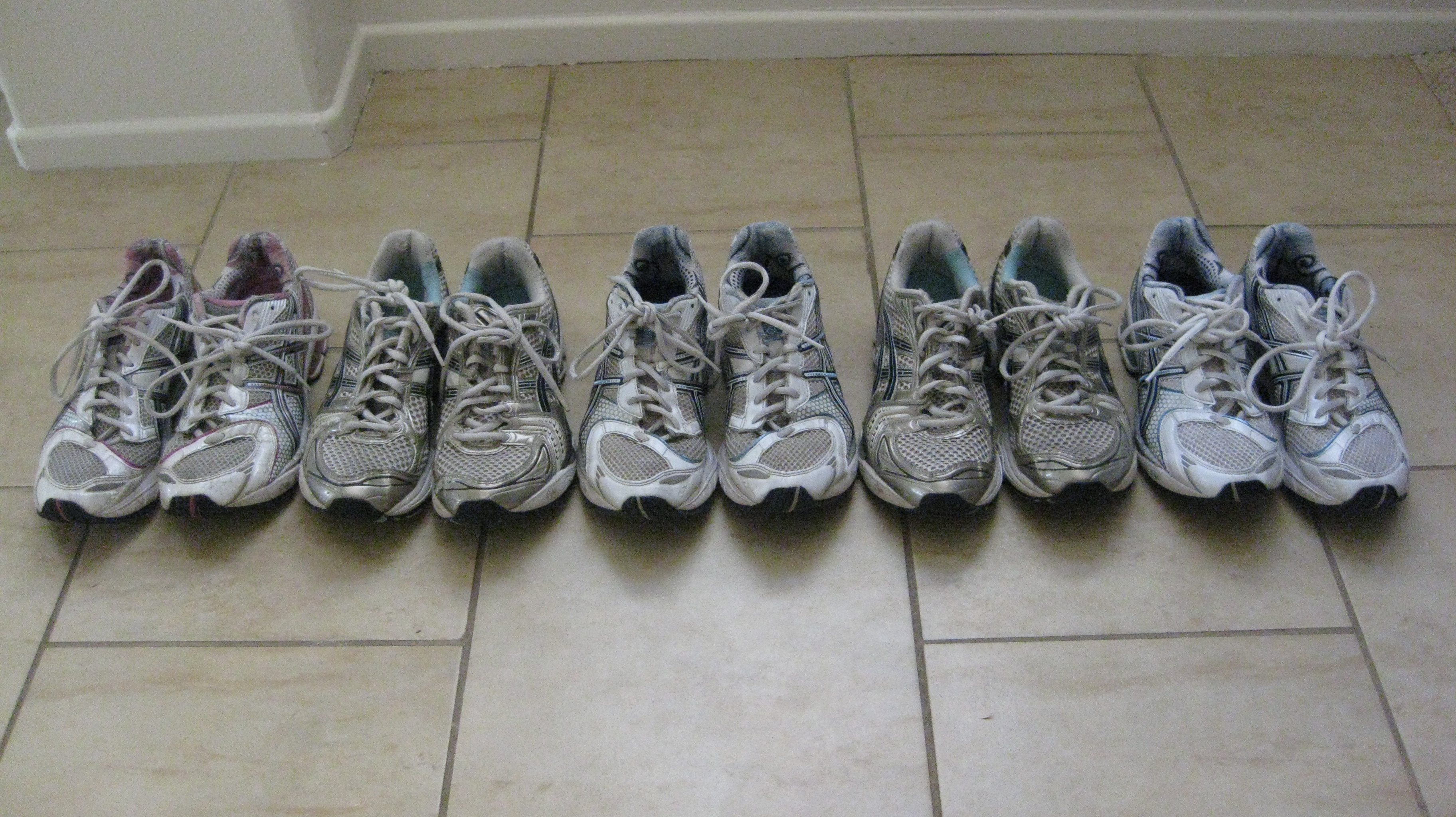 old asics running shoes